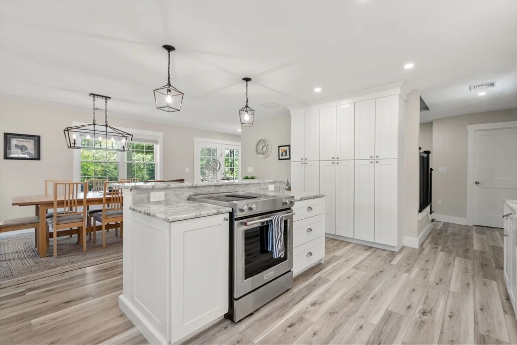 Photo of 44 Pine Point Rd