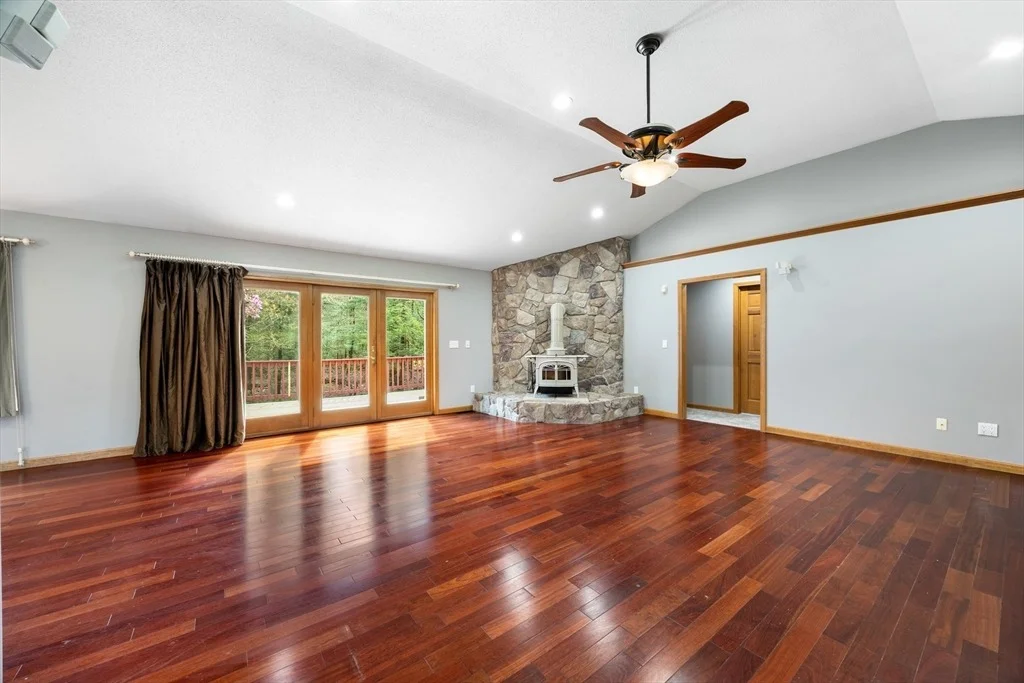 Photo of 4 Pearl Brook Road