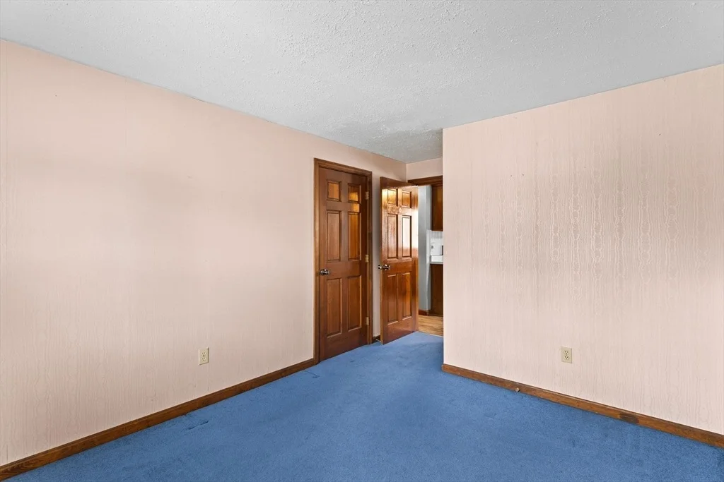 Photo of 38 Westwind Cir