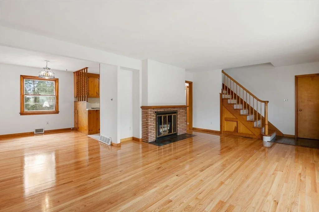 Photo of 20 Laurence Dr