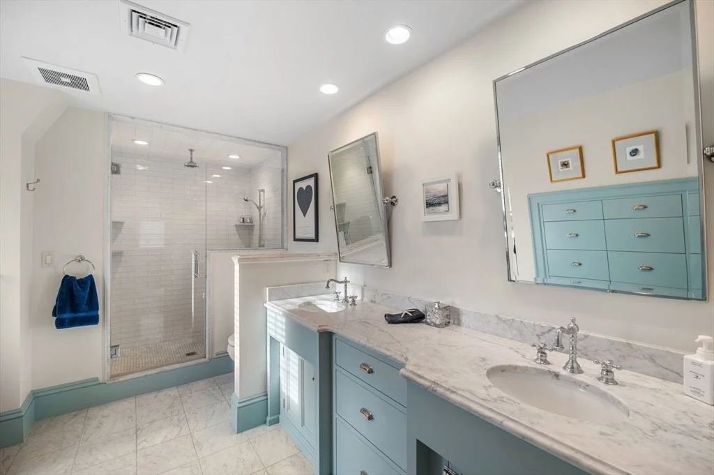 Photo of 4 Gallison Avenue