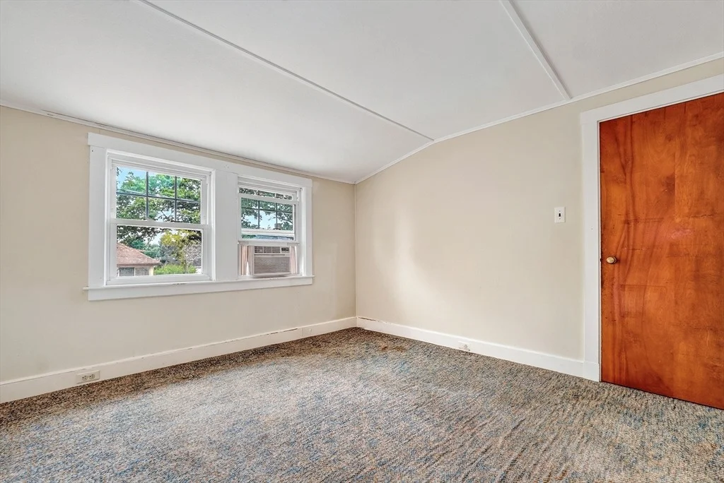 Photo of 37 Riverview St