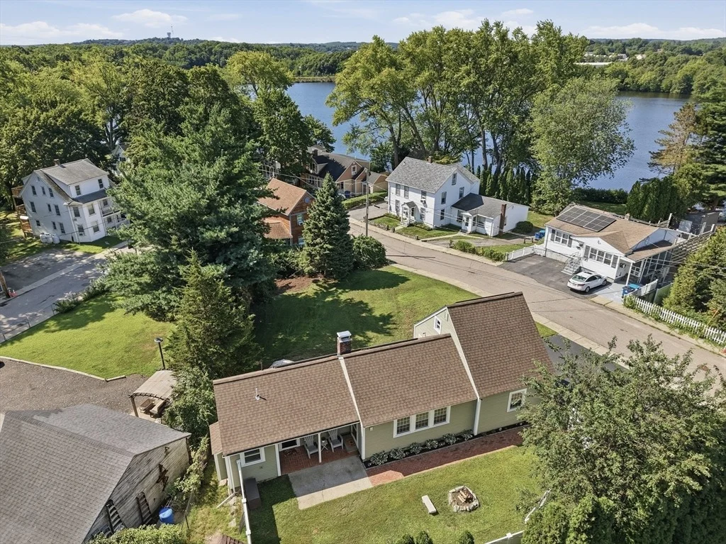 Photo of 35 Edgewater Drive