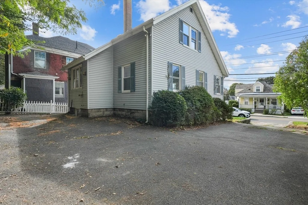 Photo of 335 Lincoln Ave