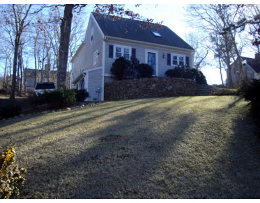 Photo of 10 Weeks Pond Dr