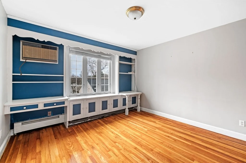 Photo of 504 Loring Ave