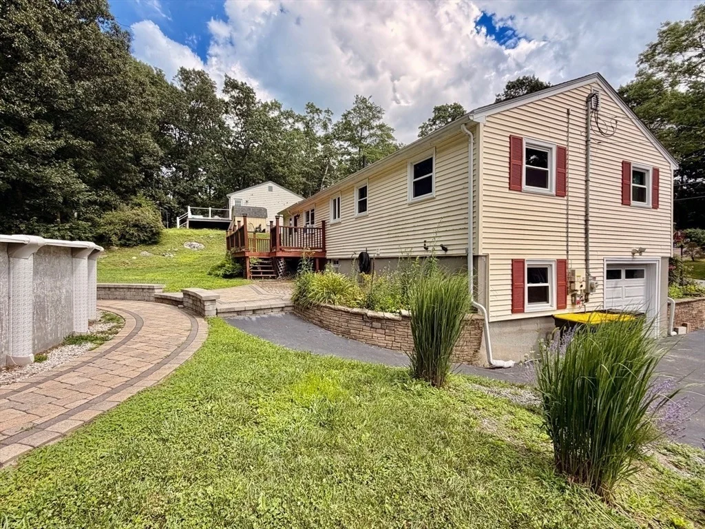 Photo of 57 Laurel Ln