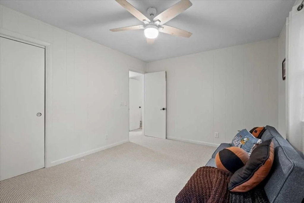 Photo of 822 Hardwick Rd