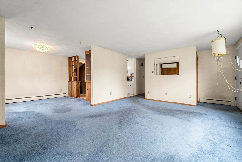 Photo of 11 Dadant Dr