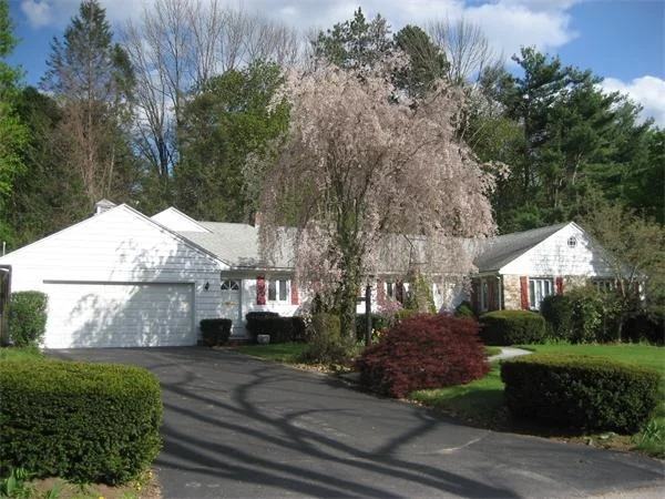 Photo of 3 Jamesbury Dr