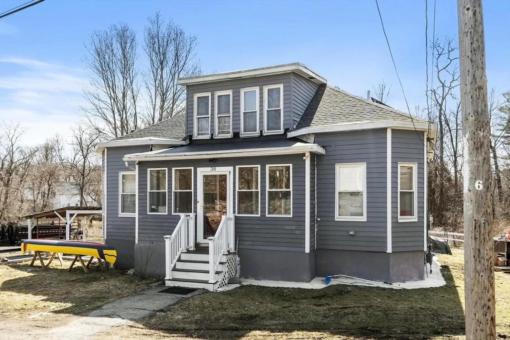 Photo of 38 Burdette Rd