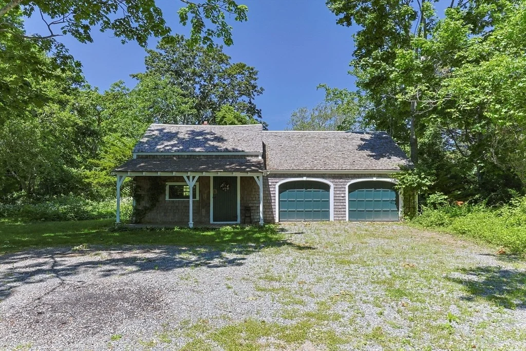 Photo of 417 Commerce Rd