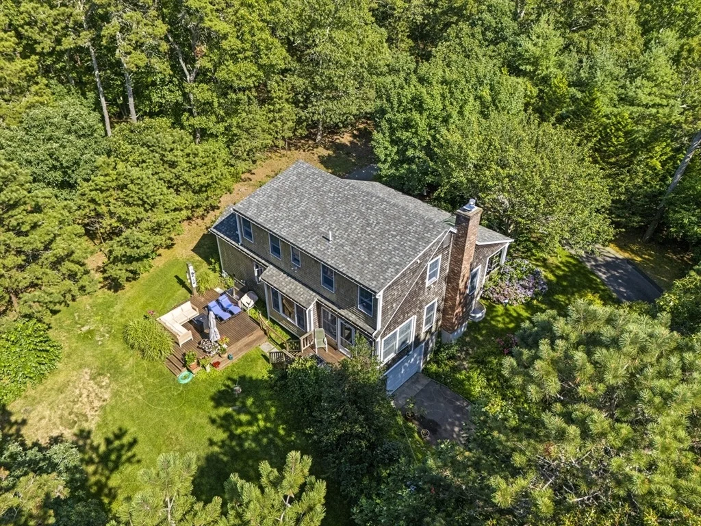 Photo of 419 Satucket Rd