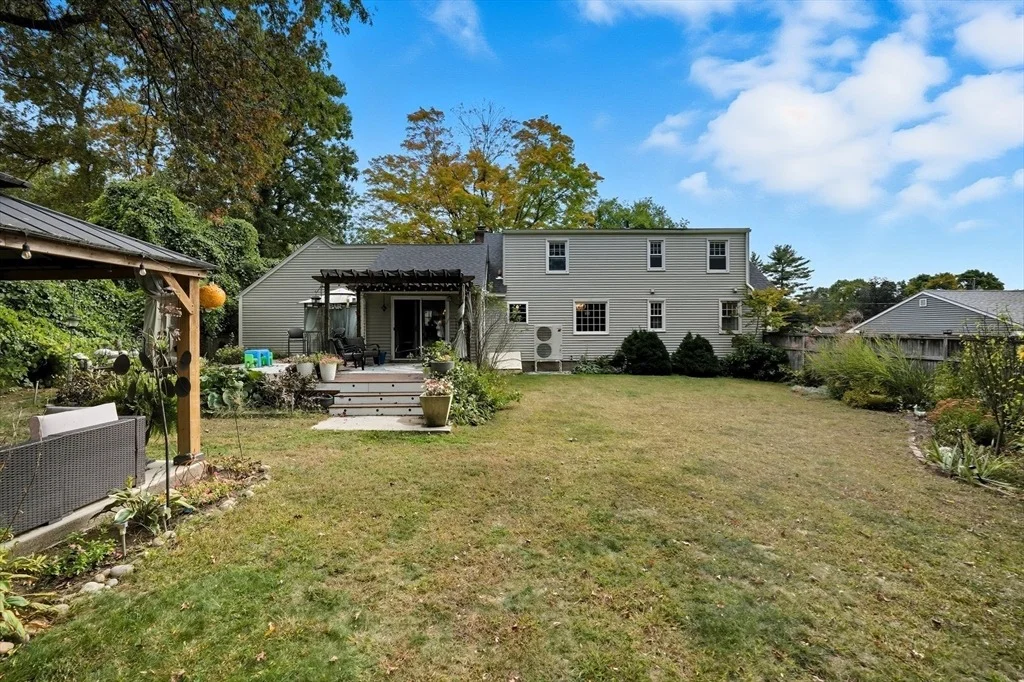 Photo of 11 Hickory Hill Dr