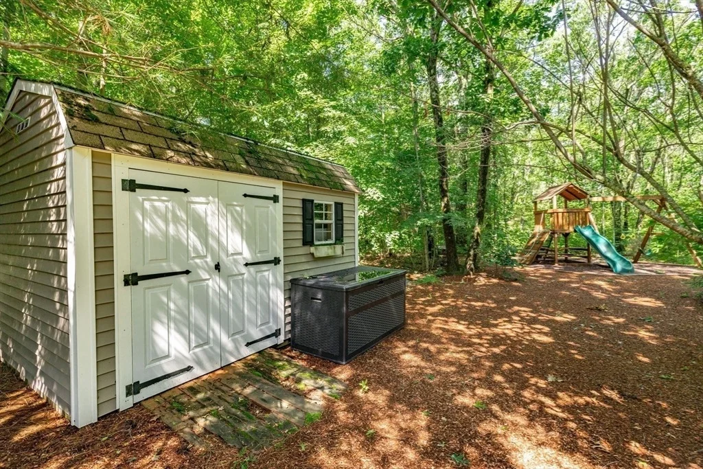 Photo of 22 Rhodes Dr