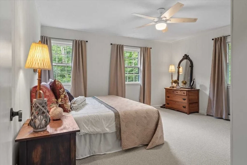 Photo of 822 Hardwick Rd