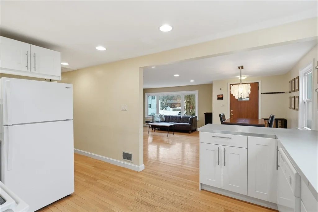 Photo of 9 Pinewood Ave