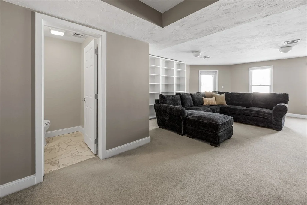 Photo of 13 Bay Pointe Dr Ext