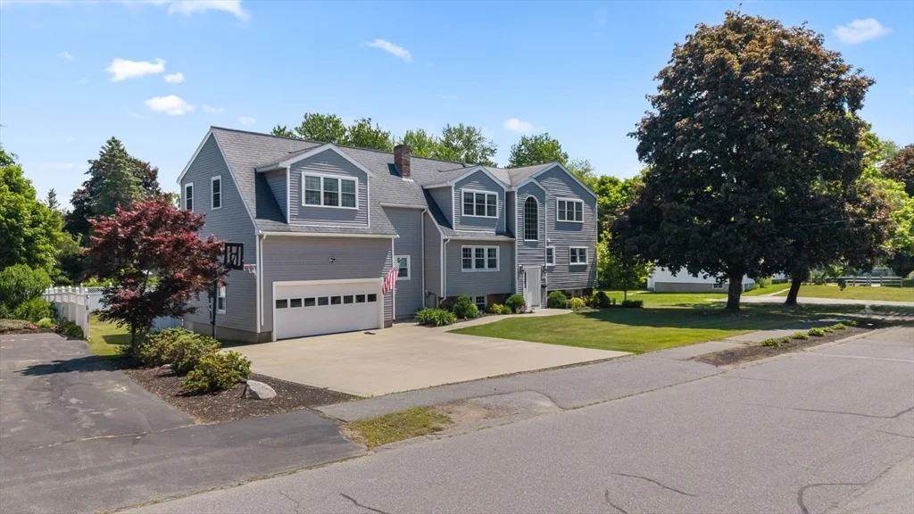 Photo of 7 Eaton Dr