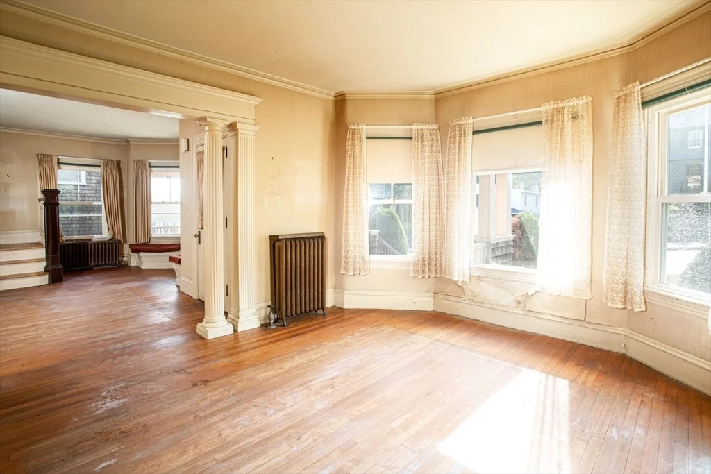 Photo of 888 Rock St