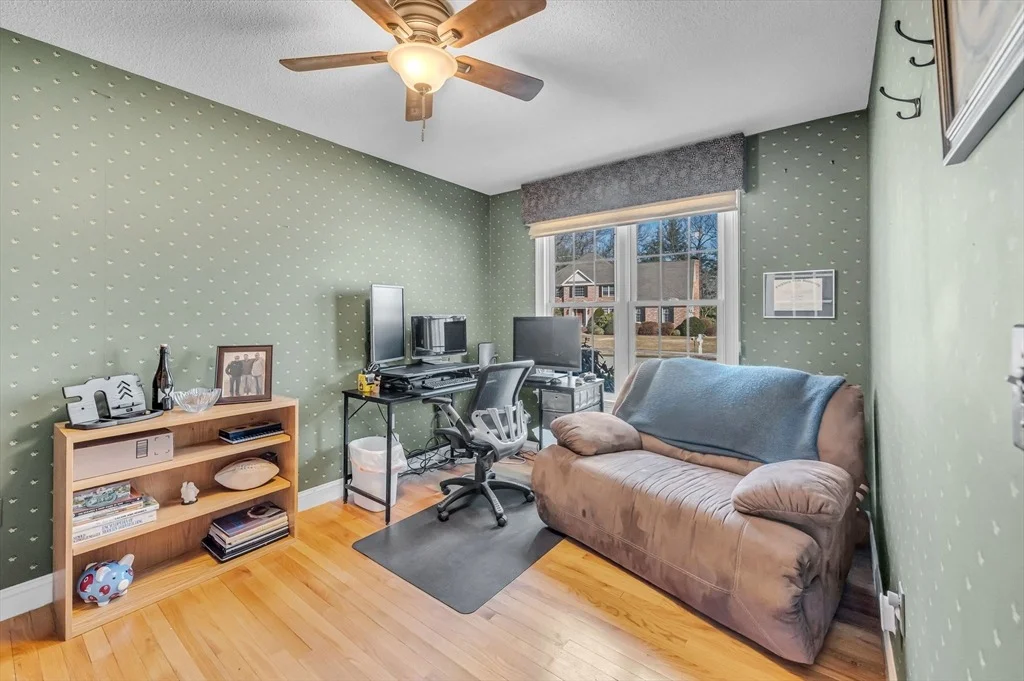 Photo of 171 Munger Hill Rd