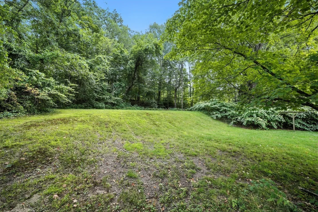 Photo of 734 Greenfield Rd