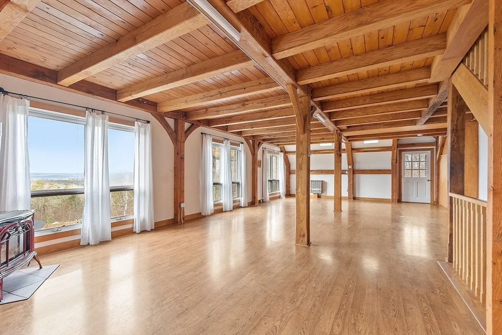 Photo of 102 Lyons Hill Rd
