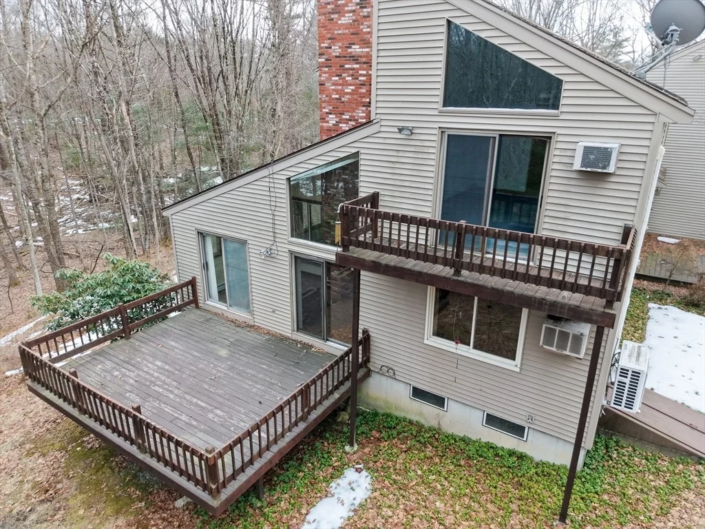 Photo of 215 North St
