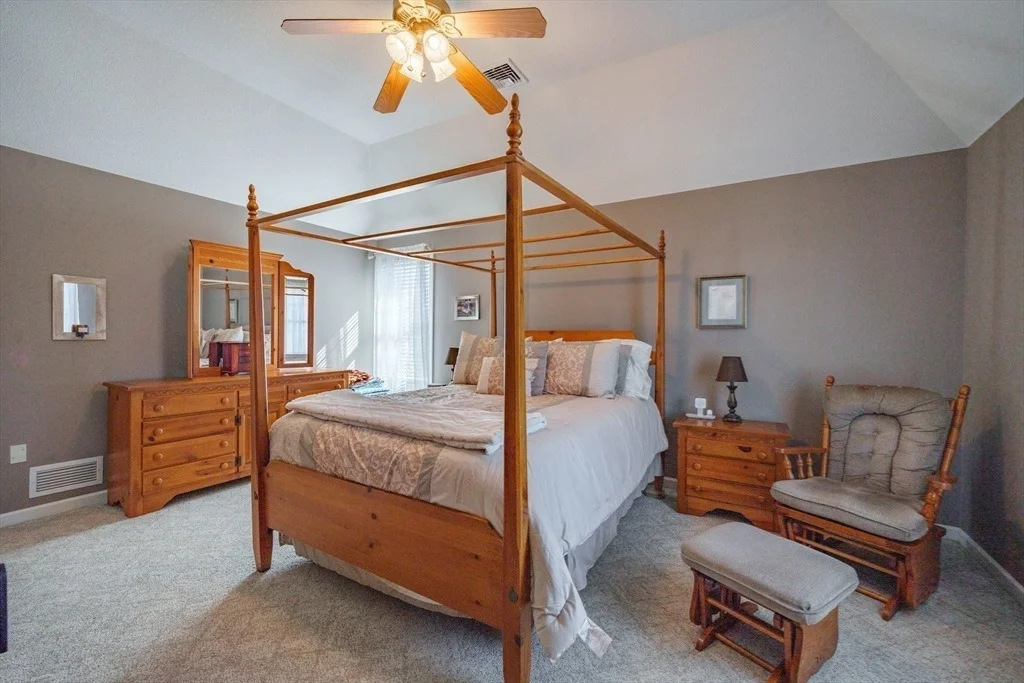 Photo of 303 Munger Hill Rd
