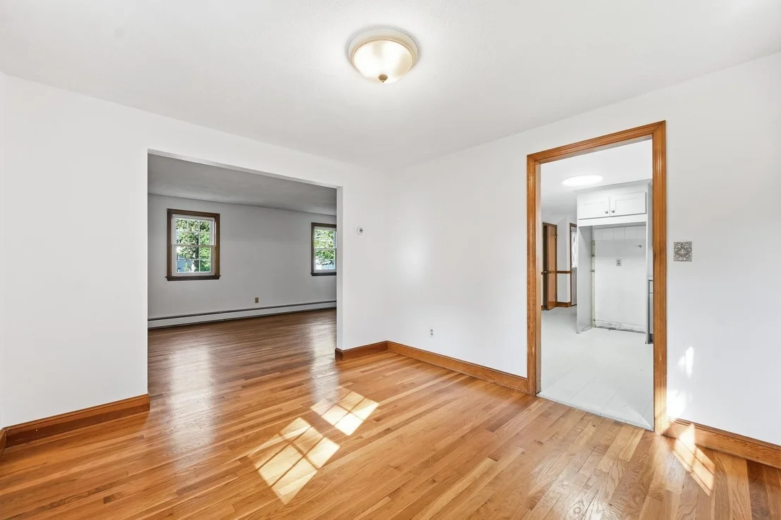 Photo of 32 Dividence Rd