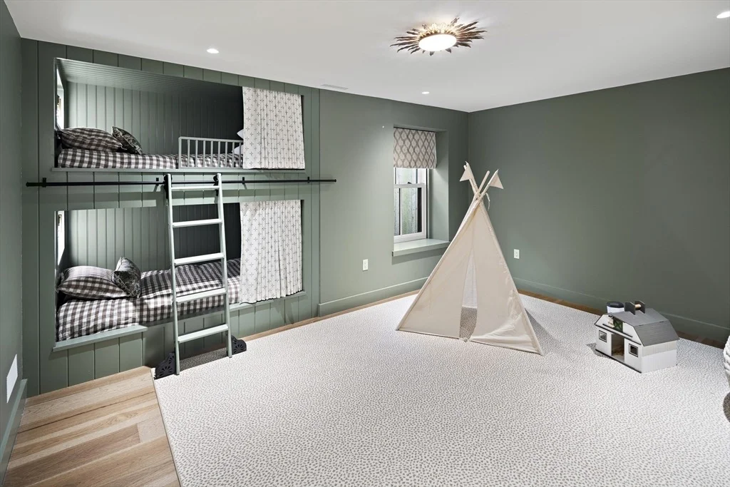 Photo of 8 Silver Hill