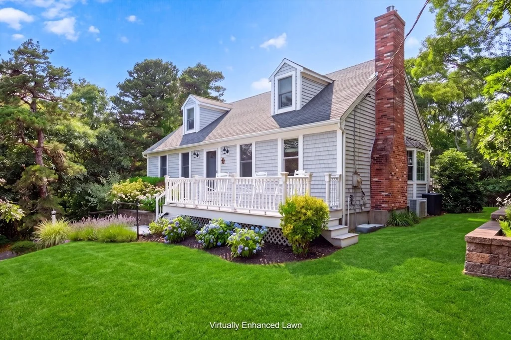 Photo of 25 Marthas Ln