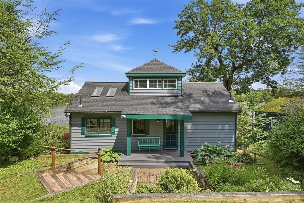Photo of 279 Old Pond Rd