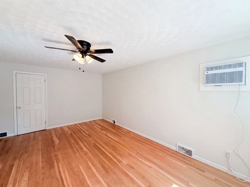 Photo of 17 Vineyard St