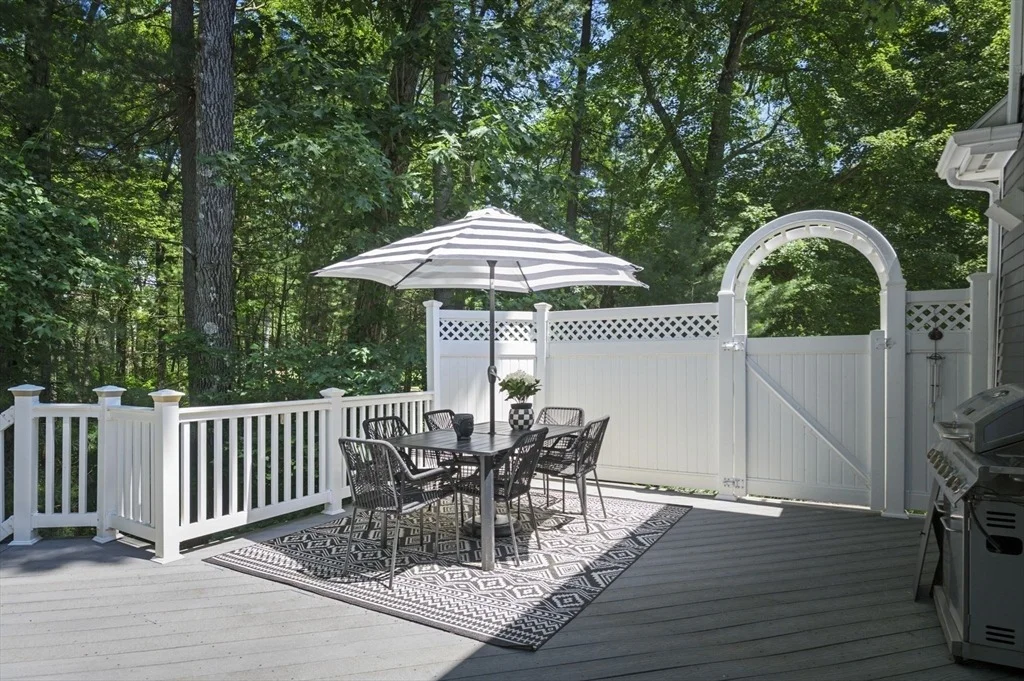 Photo of 12 Tarbox Ln