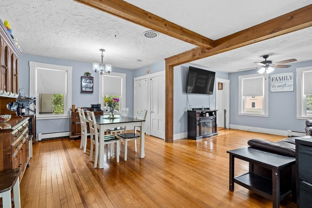 Photo of 209 Main St