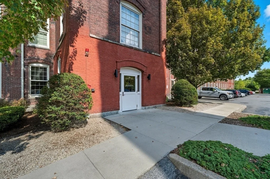 Photo of Unit M607 at 52 Lawrence Dr