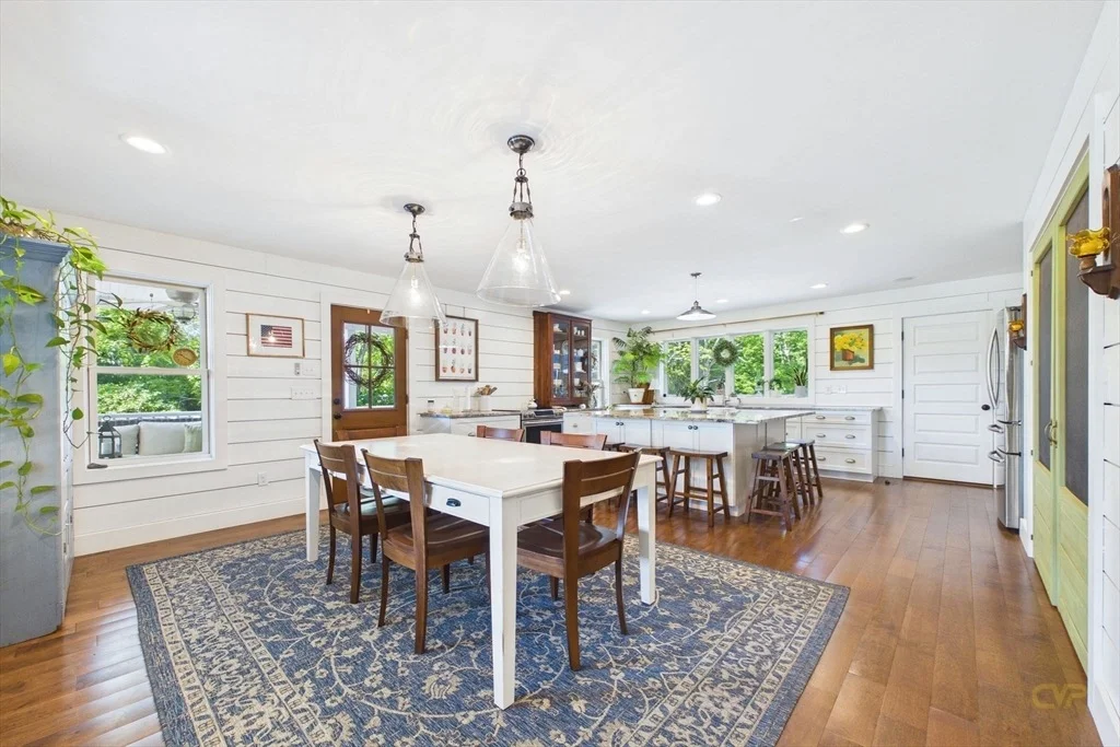 Photo of 351 County Rd