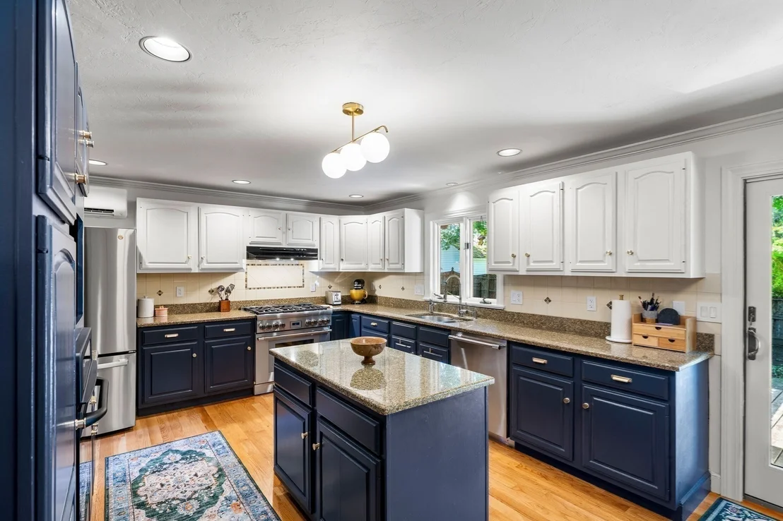 Photo of 6 Lexington Cir