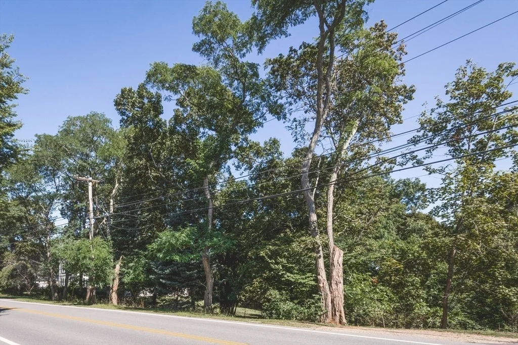 Photo of 23 Jeffreys Neck Rd