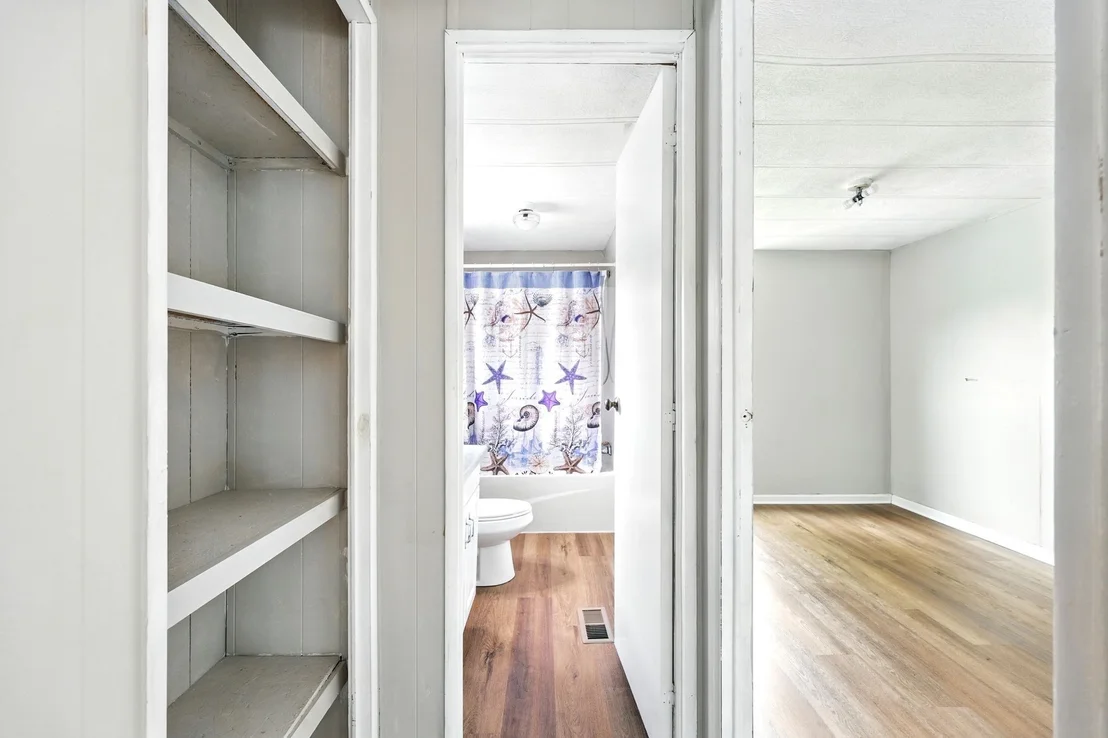 Photo of 7 Nelligan