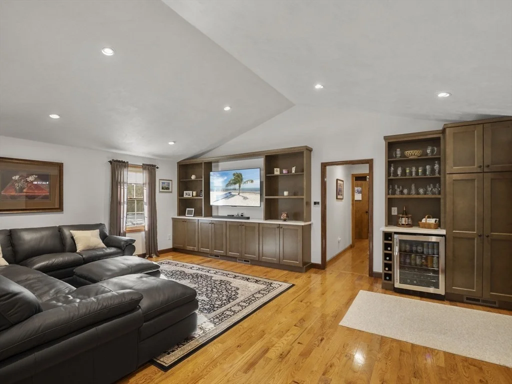 Photo of 4 Michaels Dr