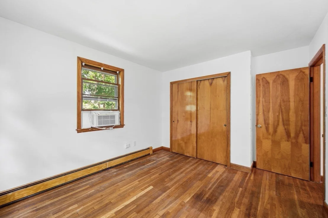 Photo of 84 Oak Street