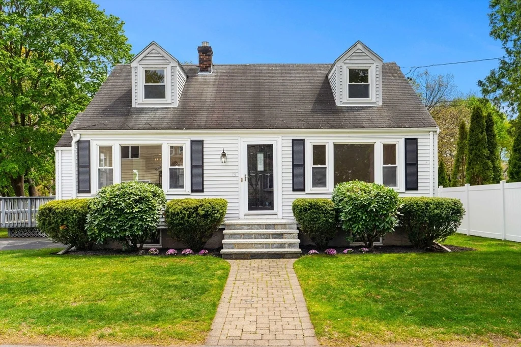 Photo of 13 Munroe Ave