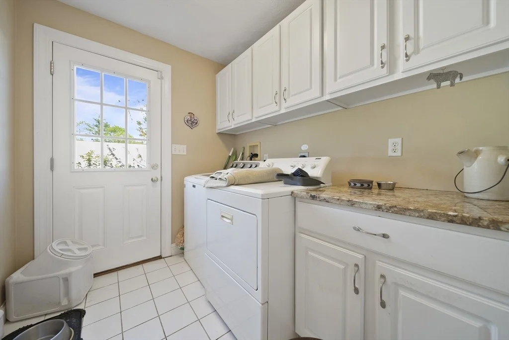 Photo of 283 Main St