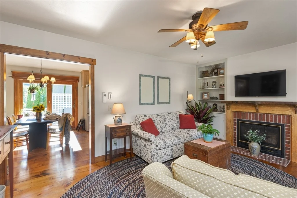 Photo of 298 Torrey Rd
