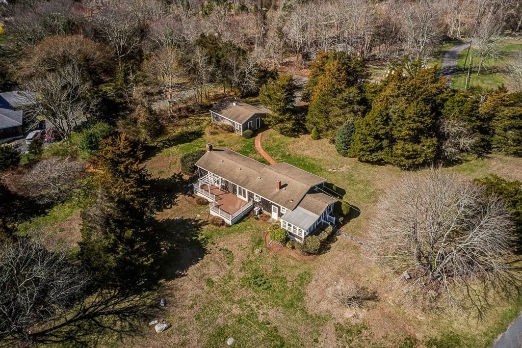 Photo of 1484 Drift Road