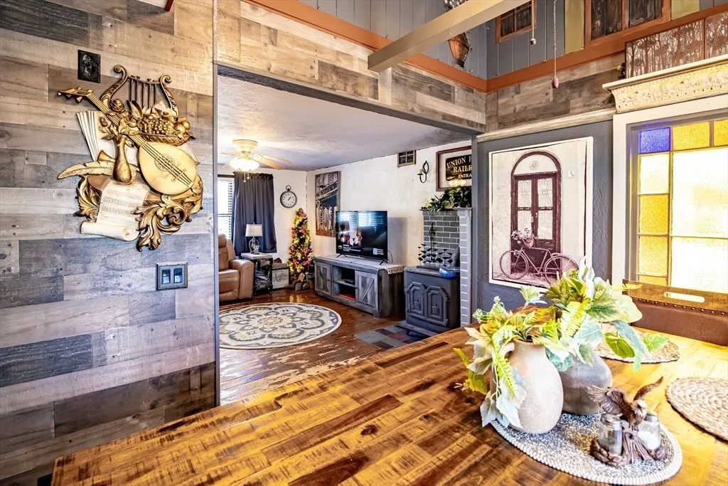 Photo of 40 Scenic Ave