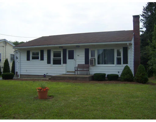 Photo of 421 Wrentham Rd