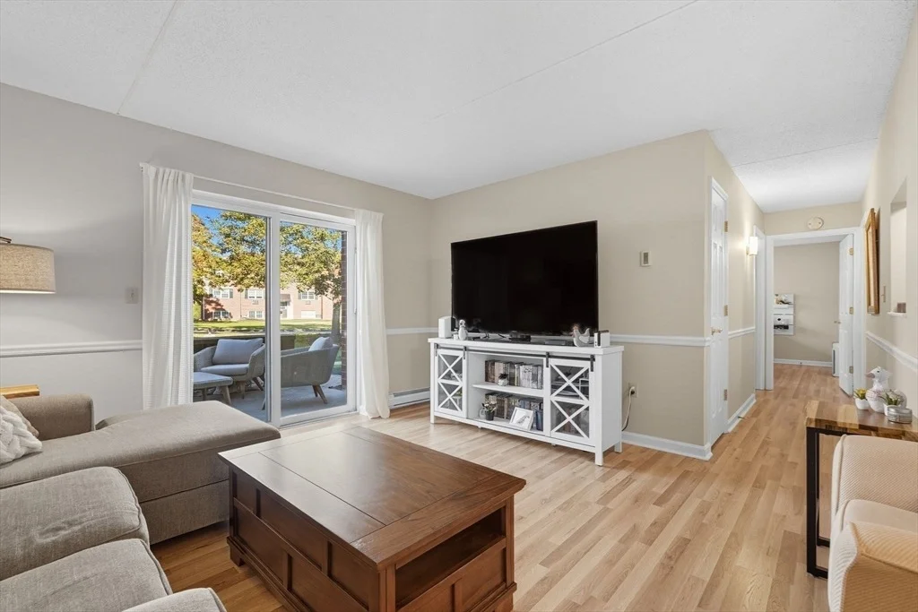 Photo of Unit B at 16 Maple Crest Cir